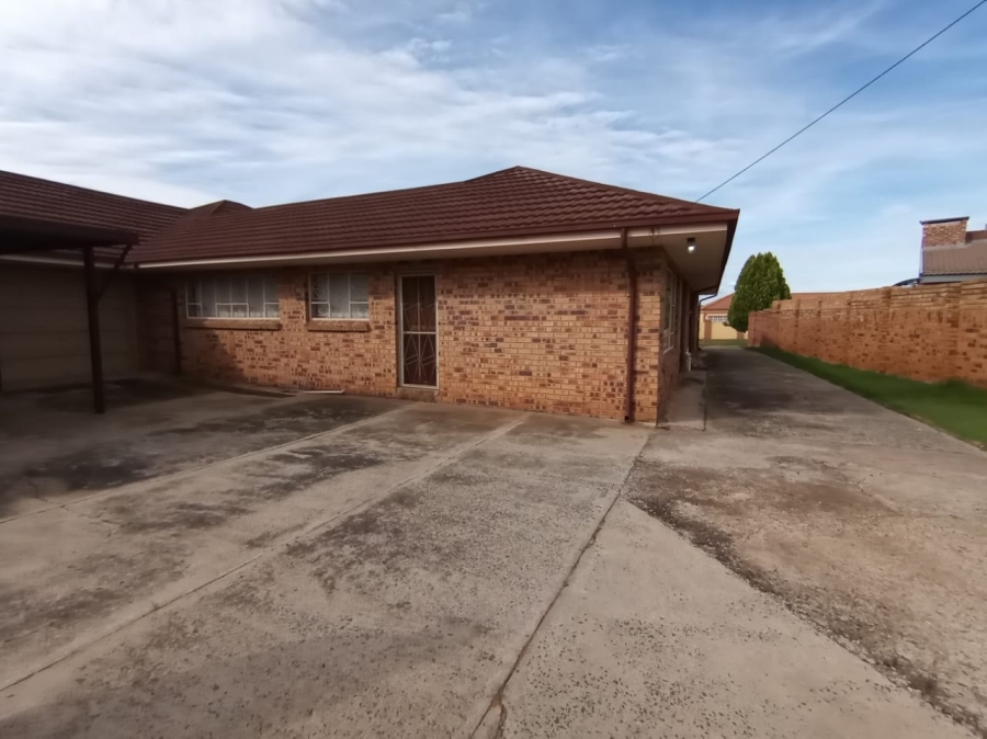 4 Bedroom Property for Sale in Parys Free State